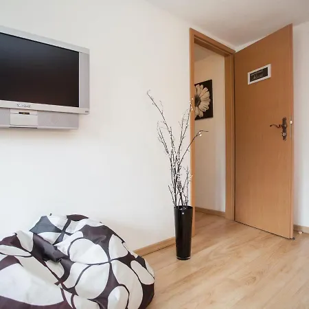 Spacious Holiday In With Garden