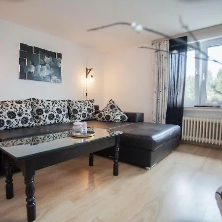 בית נופש Spacious Holiday In With Garden