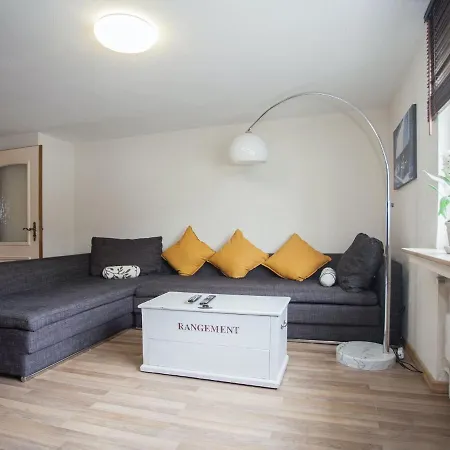 Spacious Holiday In With Garden *