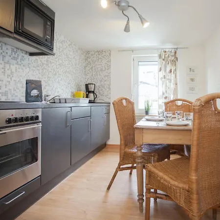 בית נופש Spacious Holiday In With Garden *